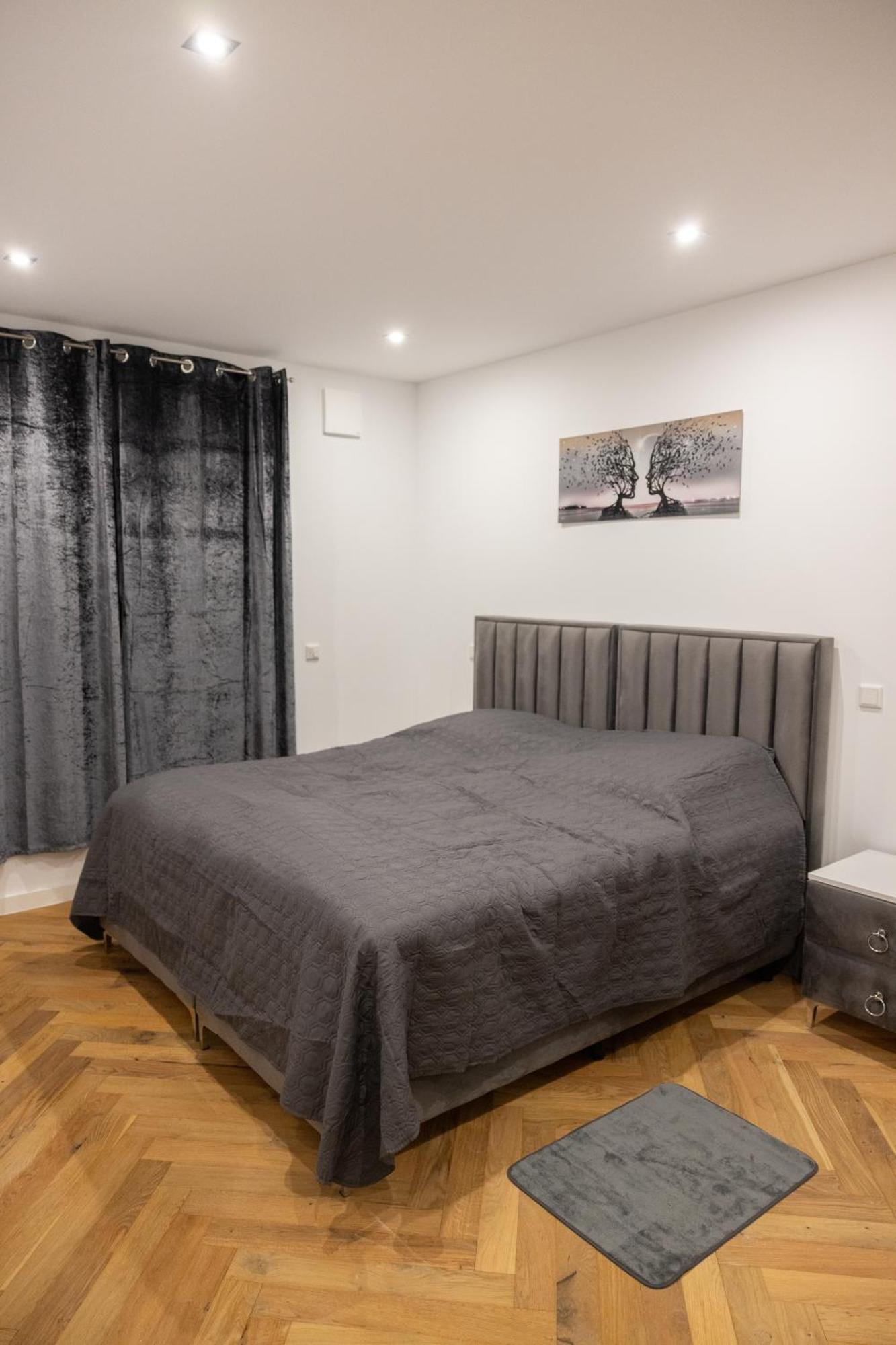 Neubau Apartment Mit Kamin Und Terrasse In Premium Lage Parkplatz Inklusive Bielefeld Esterno foto