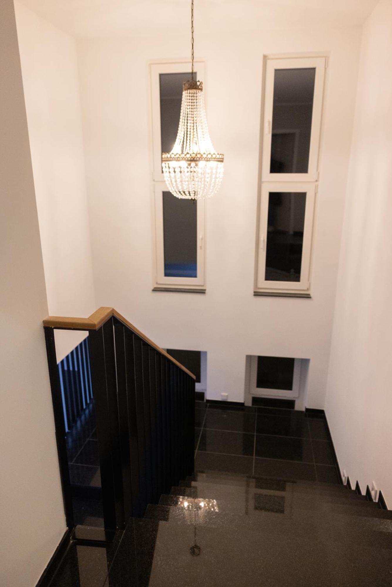 Neubau Apartment Mit Kamin Und Terrasse In Premium Lage Parkplatz Inklusive Bielefeld Esterno foto